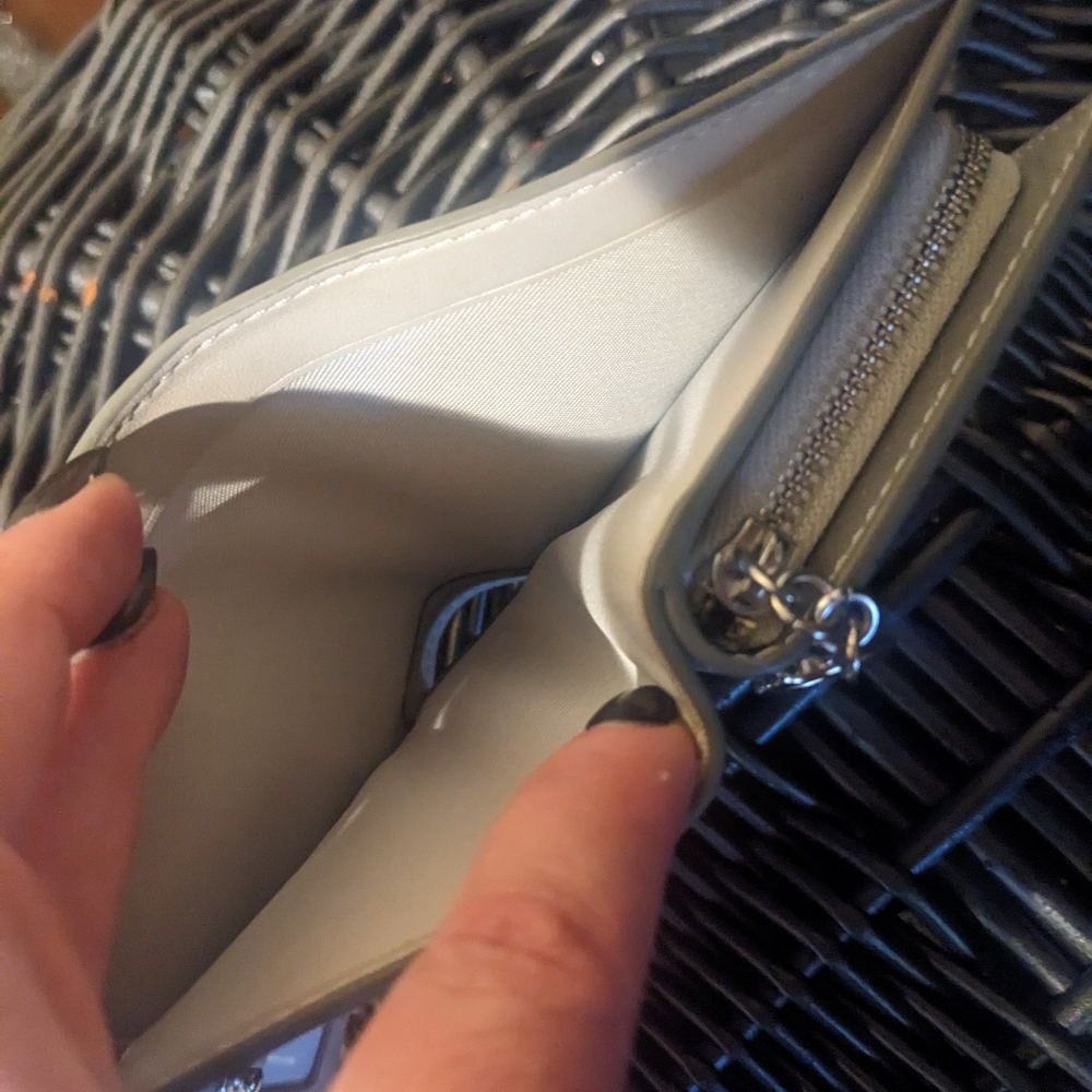 **Reserved**Coach Pearlyzed Leather Snap Wallet in Light Silver - Picture 7 of 15